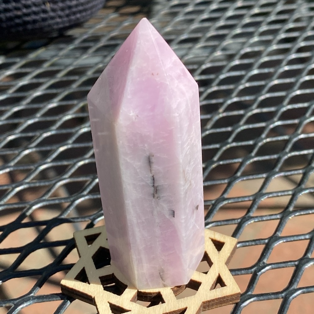 Kunzite Hexagonal Tower - Picture 4 of 8